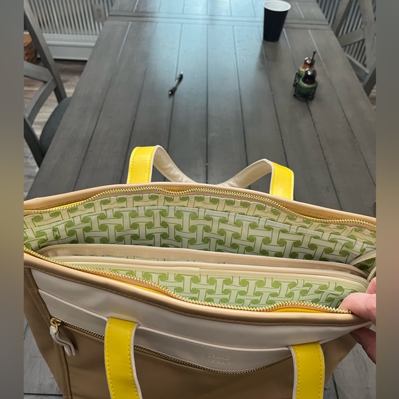 Isaac Mizrah large office bag. Has a laptop zip up soft cover as well. - Picture 10 of 16